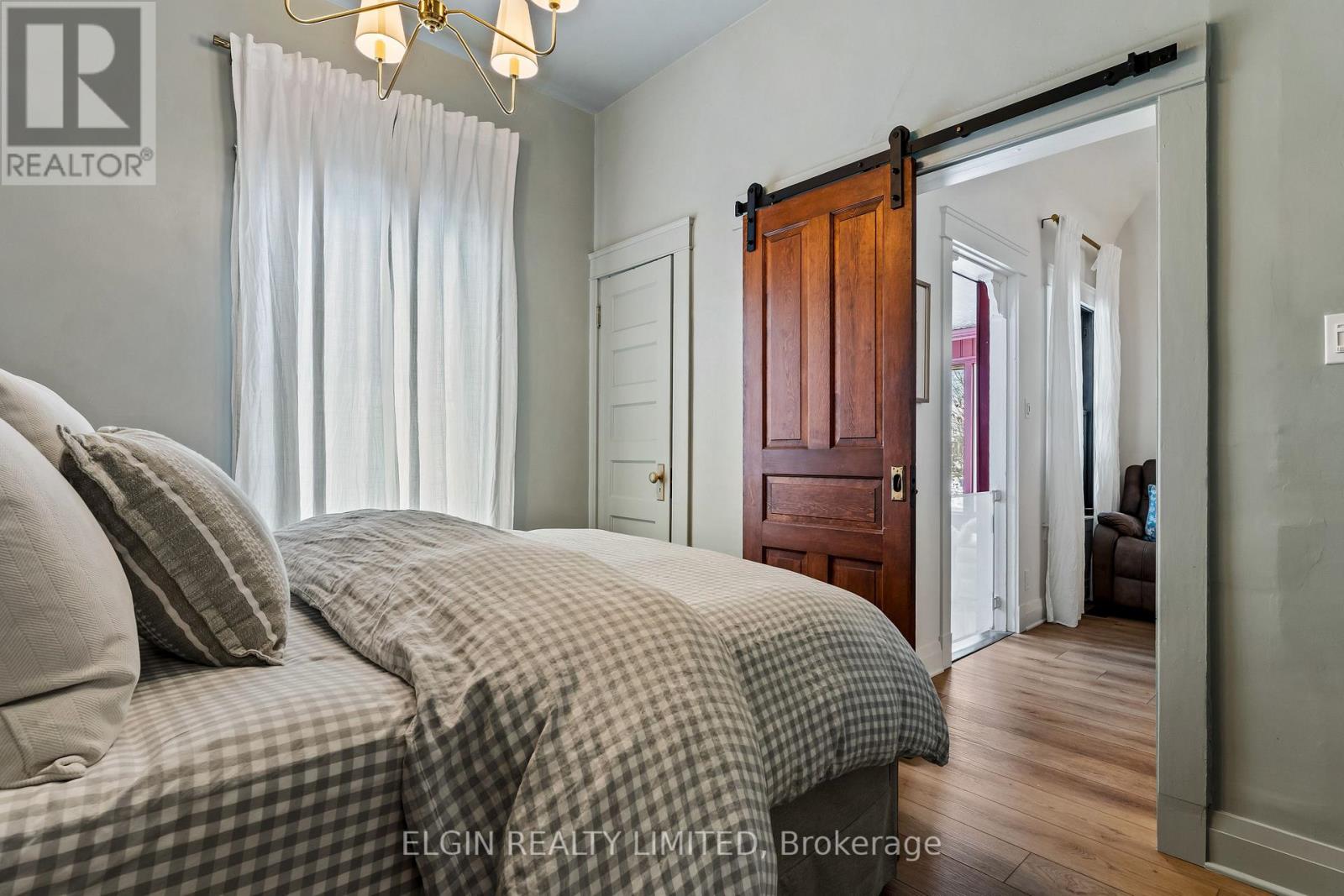 84 Pleasant Avenue, St. Catharines, Ontario  L2R 1Y1 - Photo 11 - X12742104