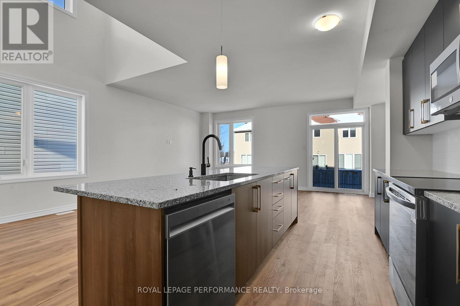 713 Montrichard Road, Ottawa, Ontario  K4A 5R3 - Photo 12 - X12741902