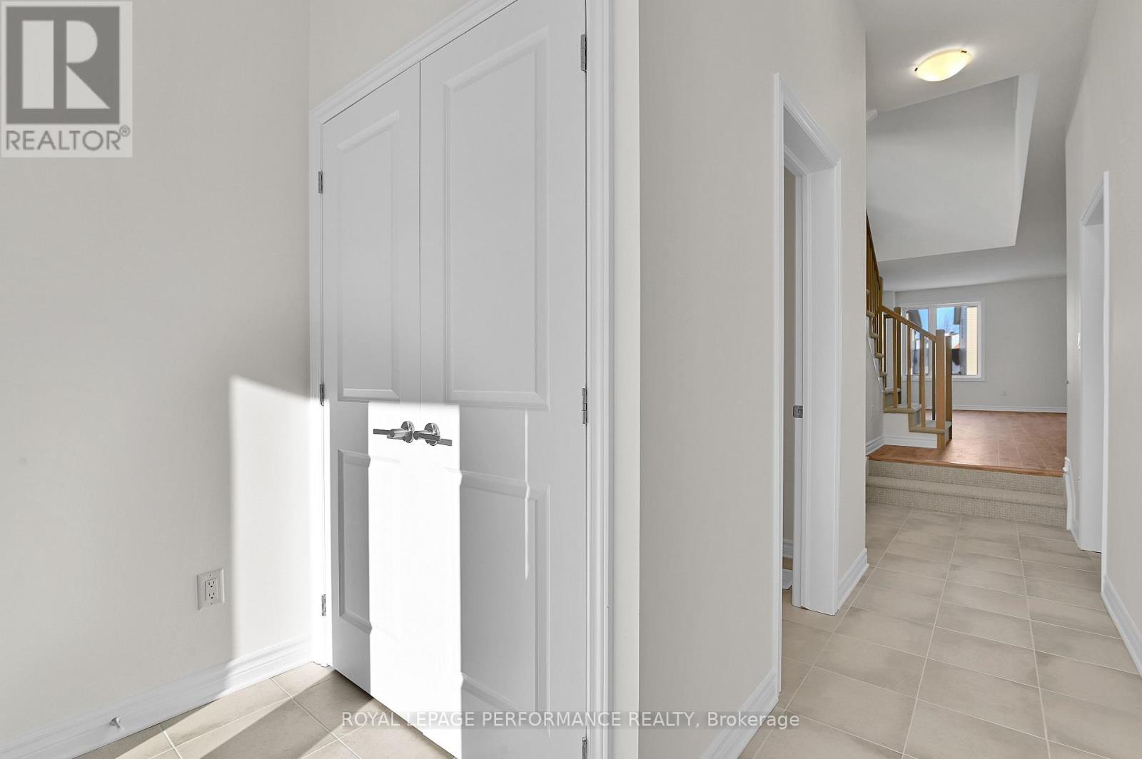 713 Montrichard Road, Ottawa, Ontario  K4A 5R3 - Photo 5 - X12741902