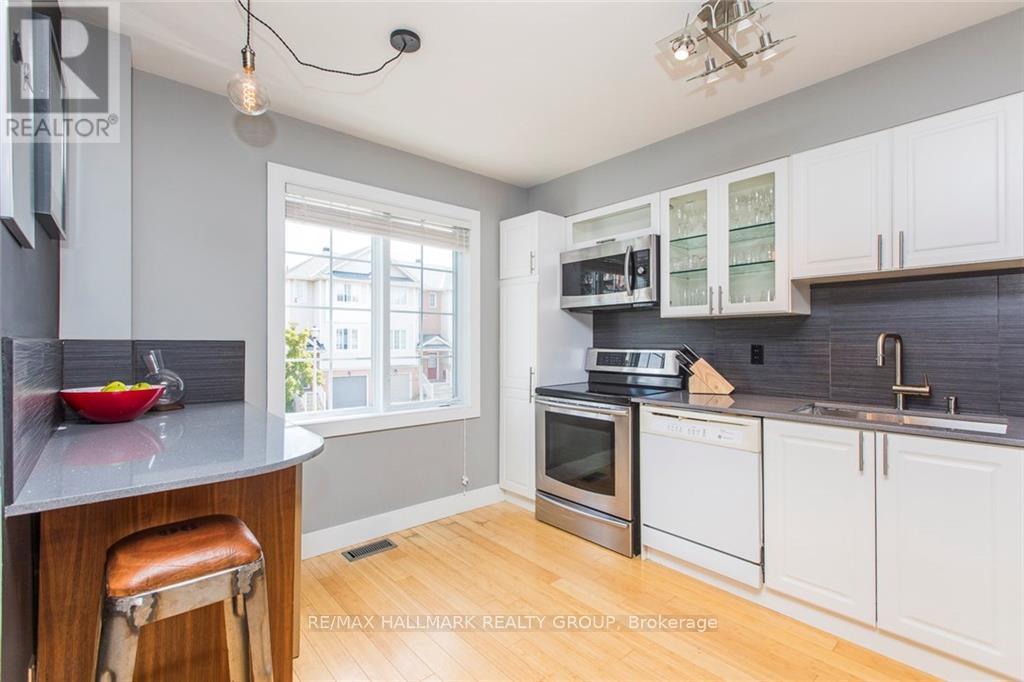 20 Yorkville Street, Ottawa, Ontario  K2C 4B6 - Photo 3 - X12741922