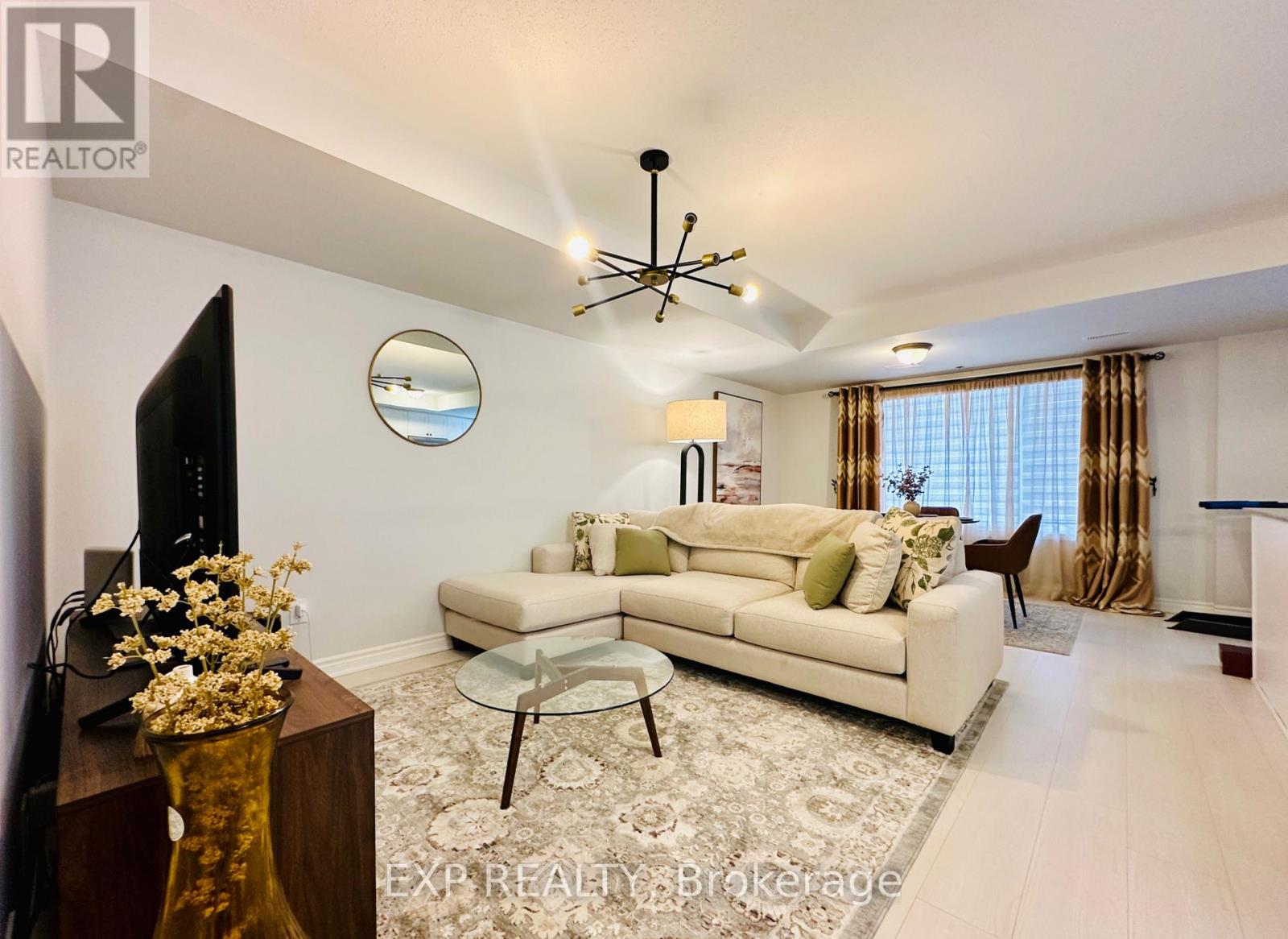 545 Takamose Private, Ottawa, Ontario  K1K 5A5 - Photo 3 - X12741972