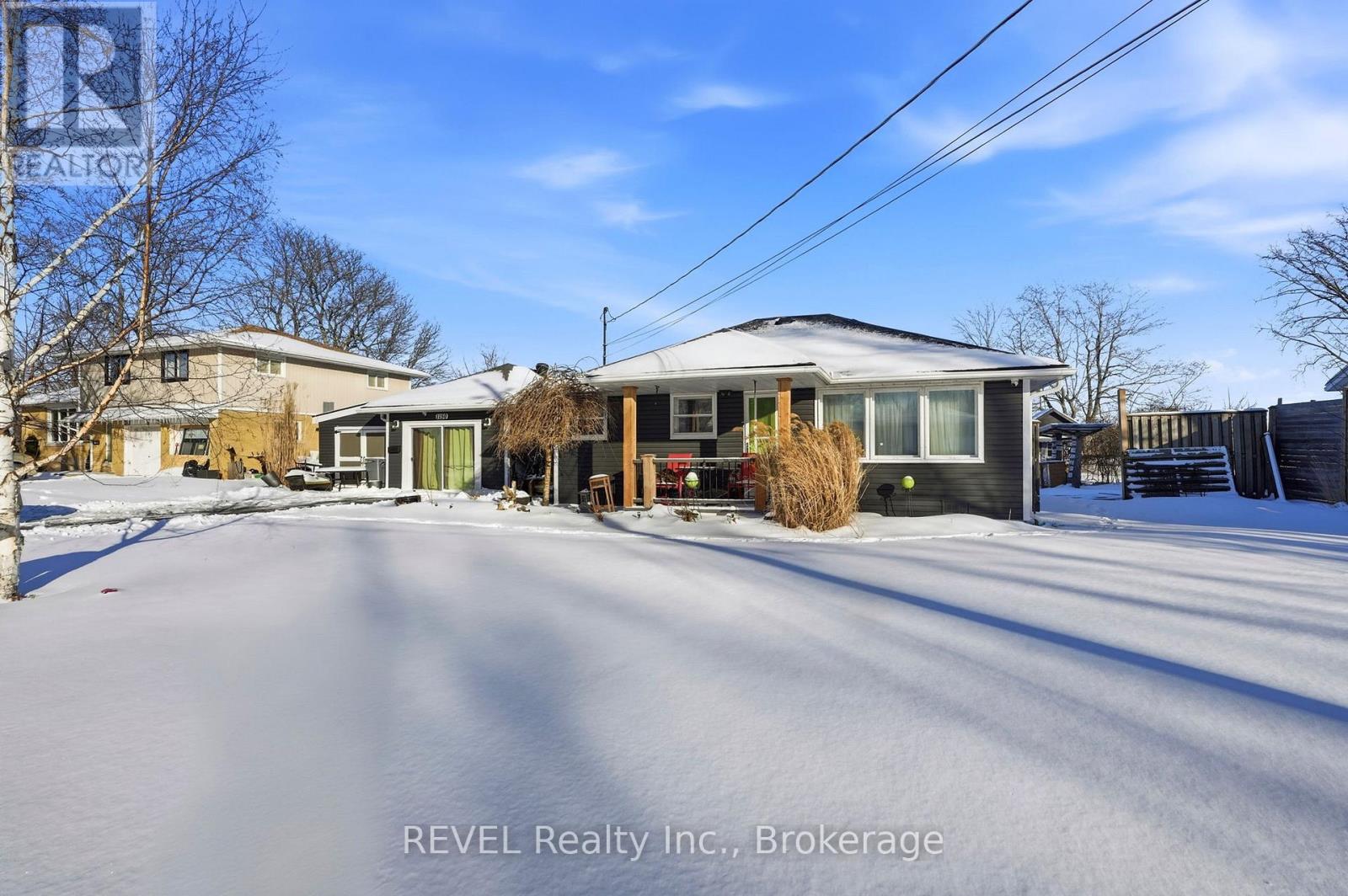 1150 Pettit Road, Fort Erie, Ontario L2A 5A3 - Photo 3 - X12741962