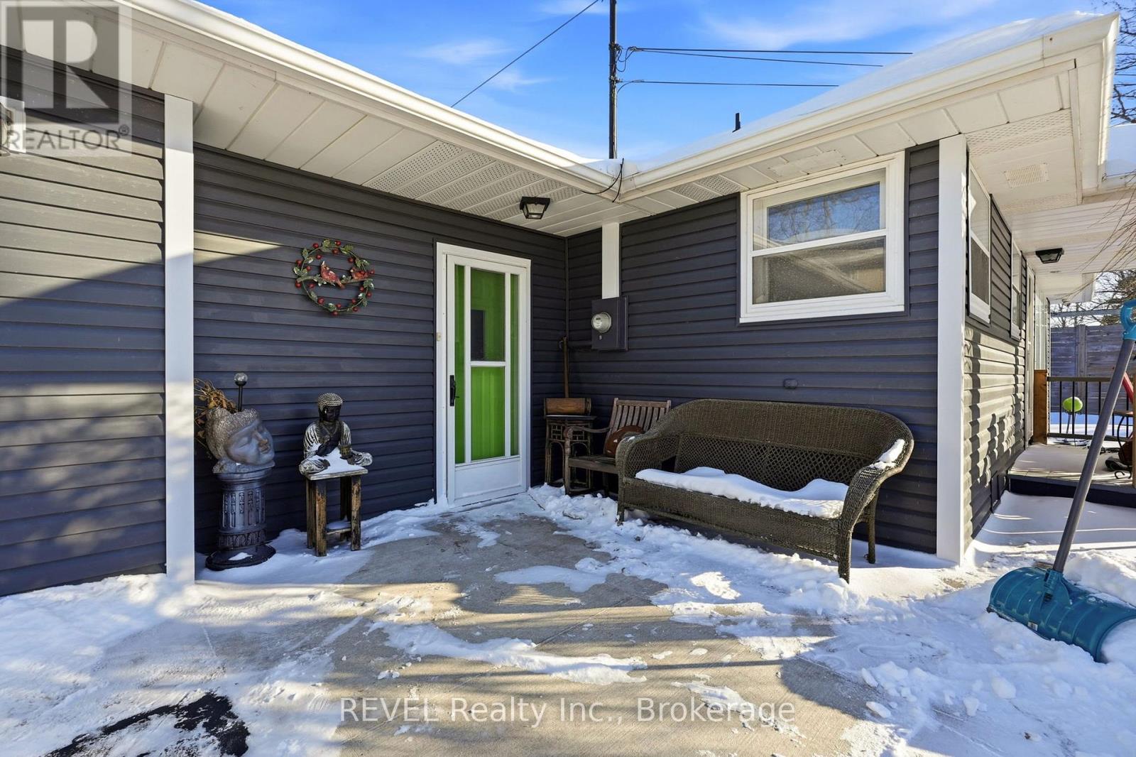 1150 Pettit Road, Fort Erie, Ontario L2A 5A3 - Photo 4 - X12741962