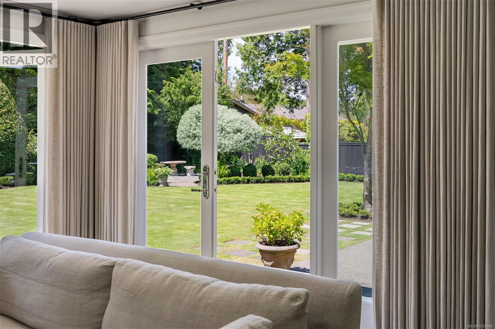 3270 Beach Dr, Oak Bay, British Columbia  V8R 6M1 - Photo 26 - 1024304