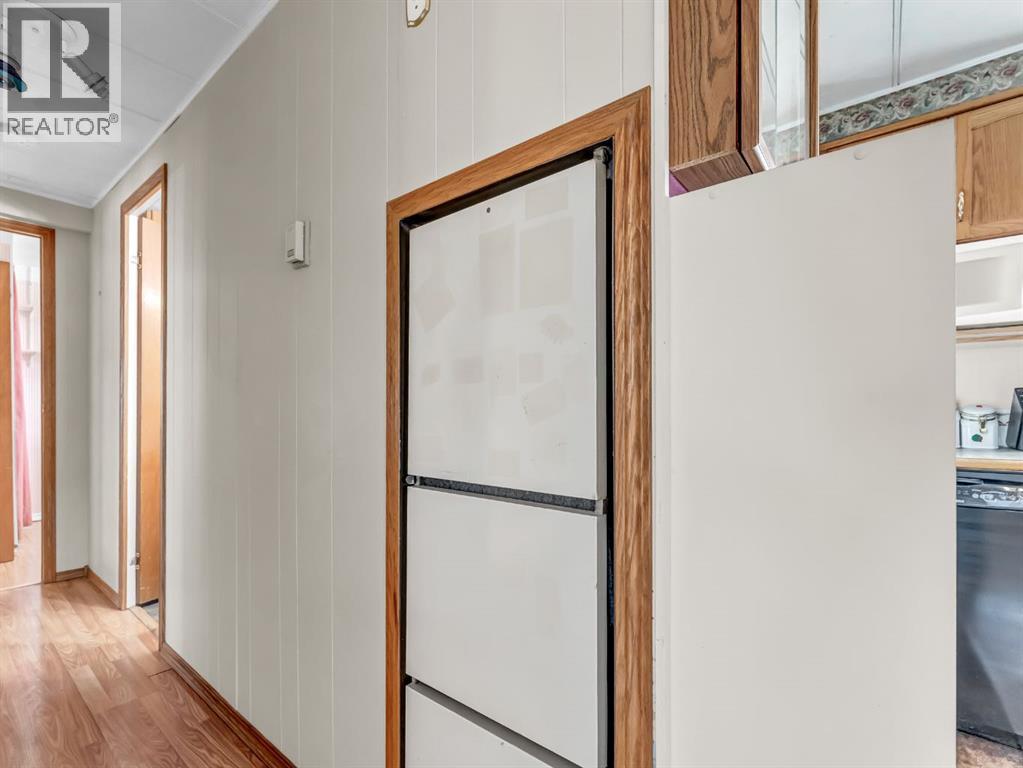 93, 4000 13 Avenue Se, Medicine Hat, Alberta  T1B 1J3 - Photo 24 - A2282205