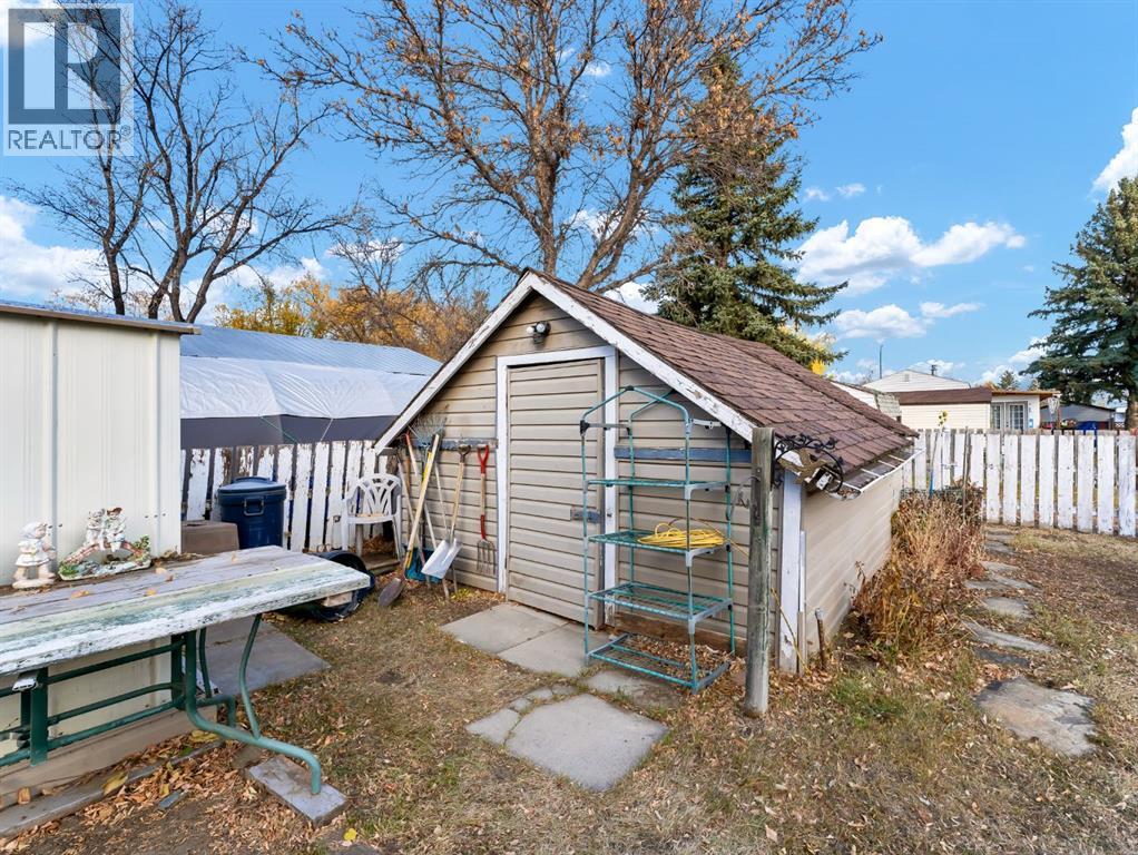 93, 4000 13 Avenue Se, Medicine Hat, Alberta  T1B 1J3 - Photo 37 - A2282205