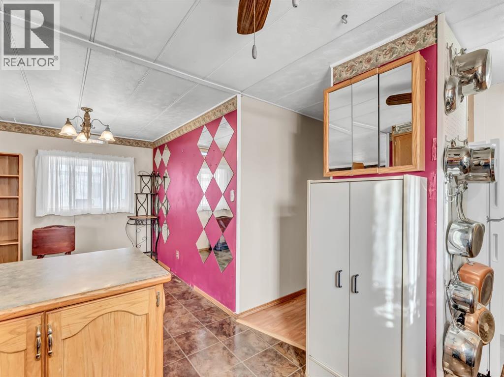 93, 4000 13 Avenue Se, Medicine Hat, Alberta  T1B 1J3 - Photo 13 - A2282205