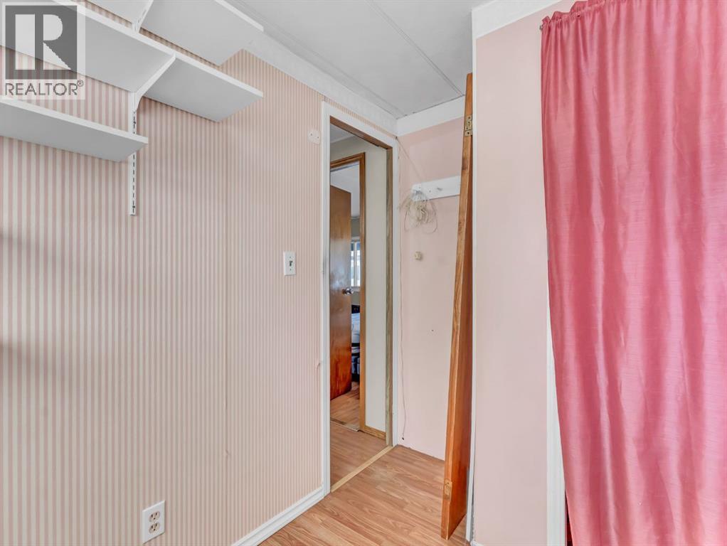 93, 4000 13 Avenue Se, Medicine Hat, Alberta  T1B 1J3 - Photo 17 - A2282205