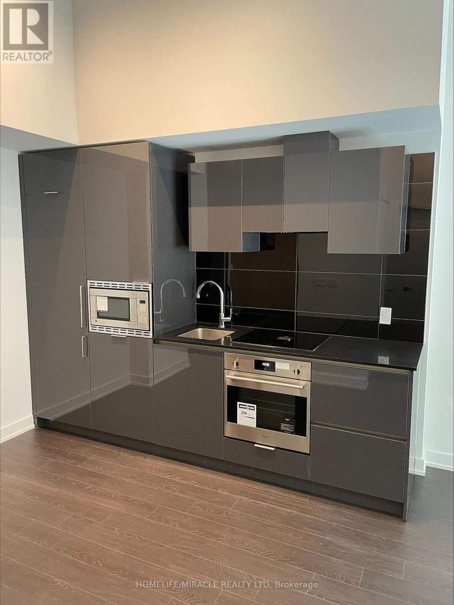 611 - 121 ST. PATRICK STREET, Toronto, Ontario