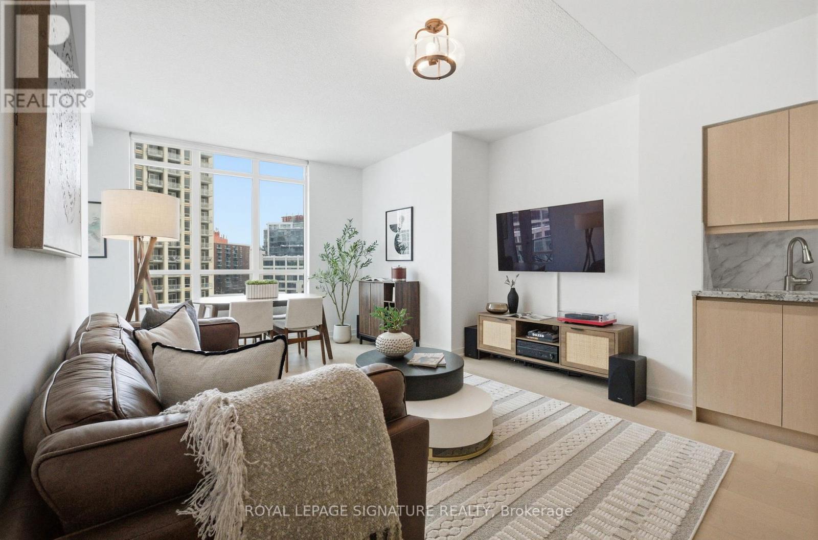 702 - 215 Fort York Boulevard, Toronto, Ontario  M5V 4A2 - Photo 1 - C12742062