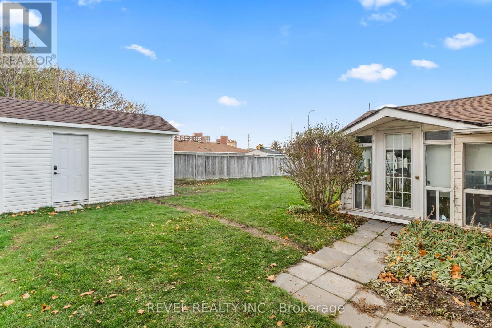 68 Applewood Crescent, Whitby, Ontario  L1N 2E6 - Photo 39 - E12741916