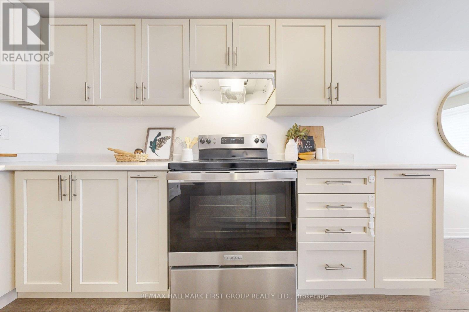 42 - 106 Caspian Square, Clarington, Ontario  L1C 7G3 - Photo 9 - E12741948