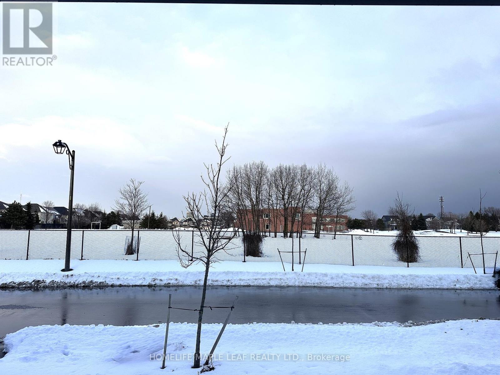 19 WATERFRONT CRESCENT, Whitby, Ontario