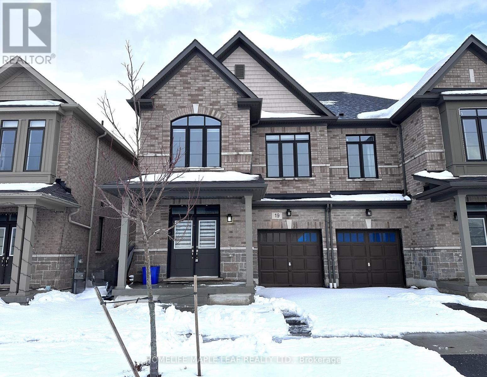 19 Waterfront Crescent, Whitby, Ontario  L1N 0M9 - Photo 2 - E12742002