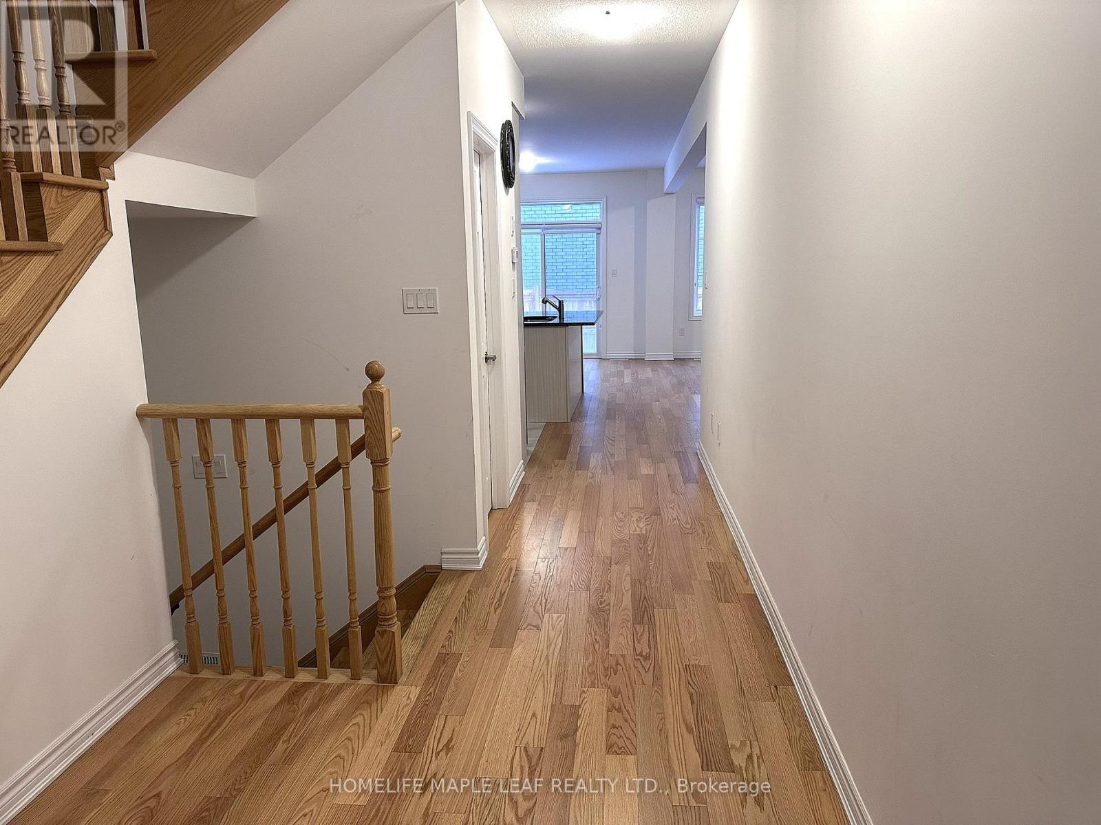 19 Waterfront Crescent, Whitby, Ontario  L1N 0M9 - Photo 3 - E12742002