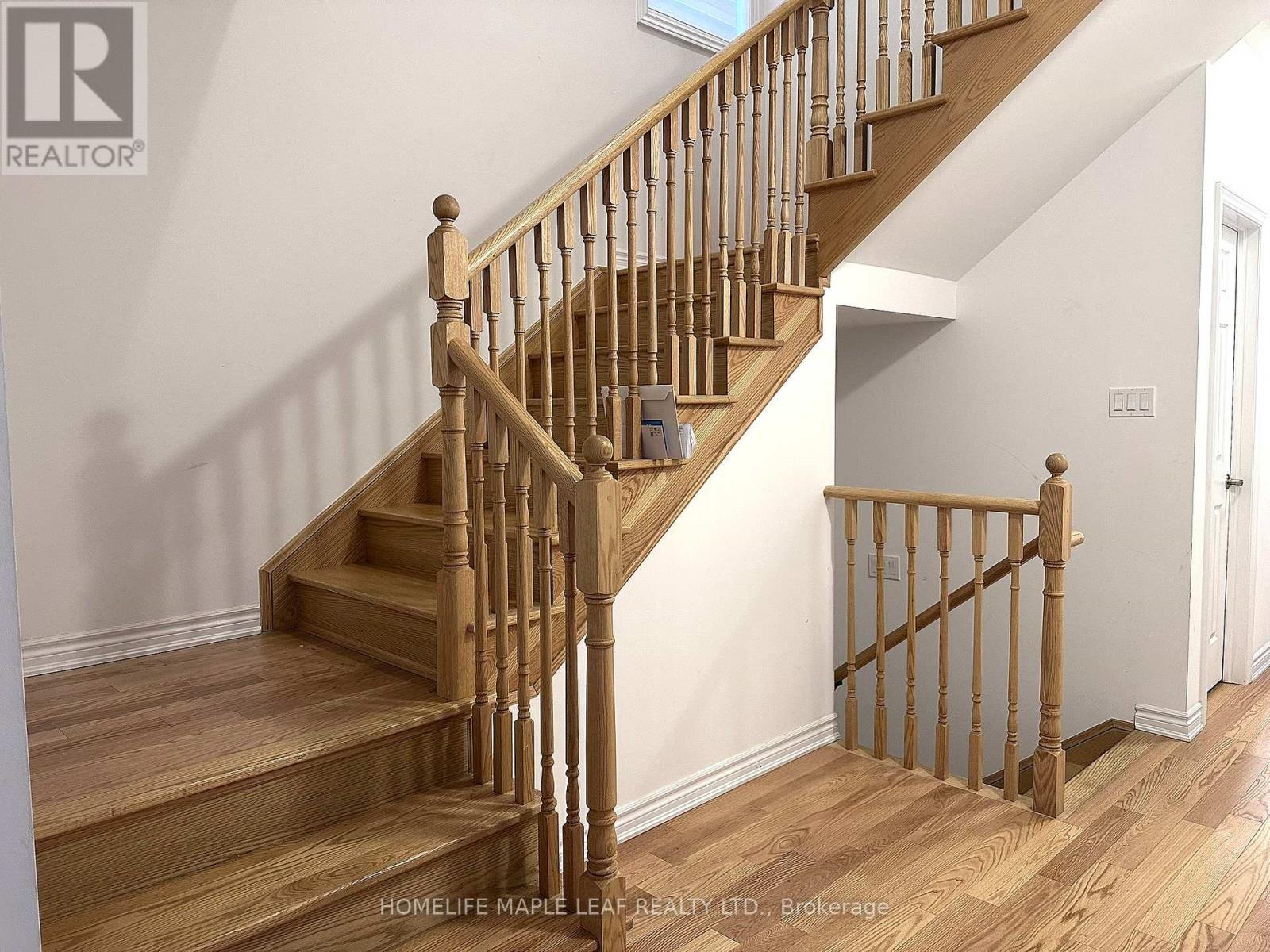 19 Waterfront Crescent, Whitby, Ontario  L1N 0M9 - Photo 4 - E12742002