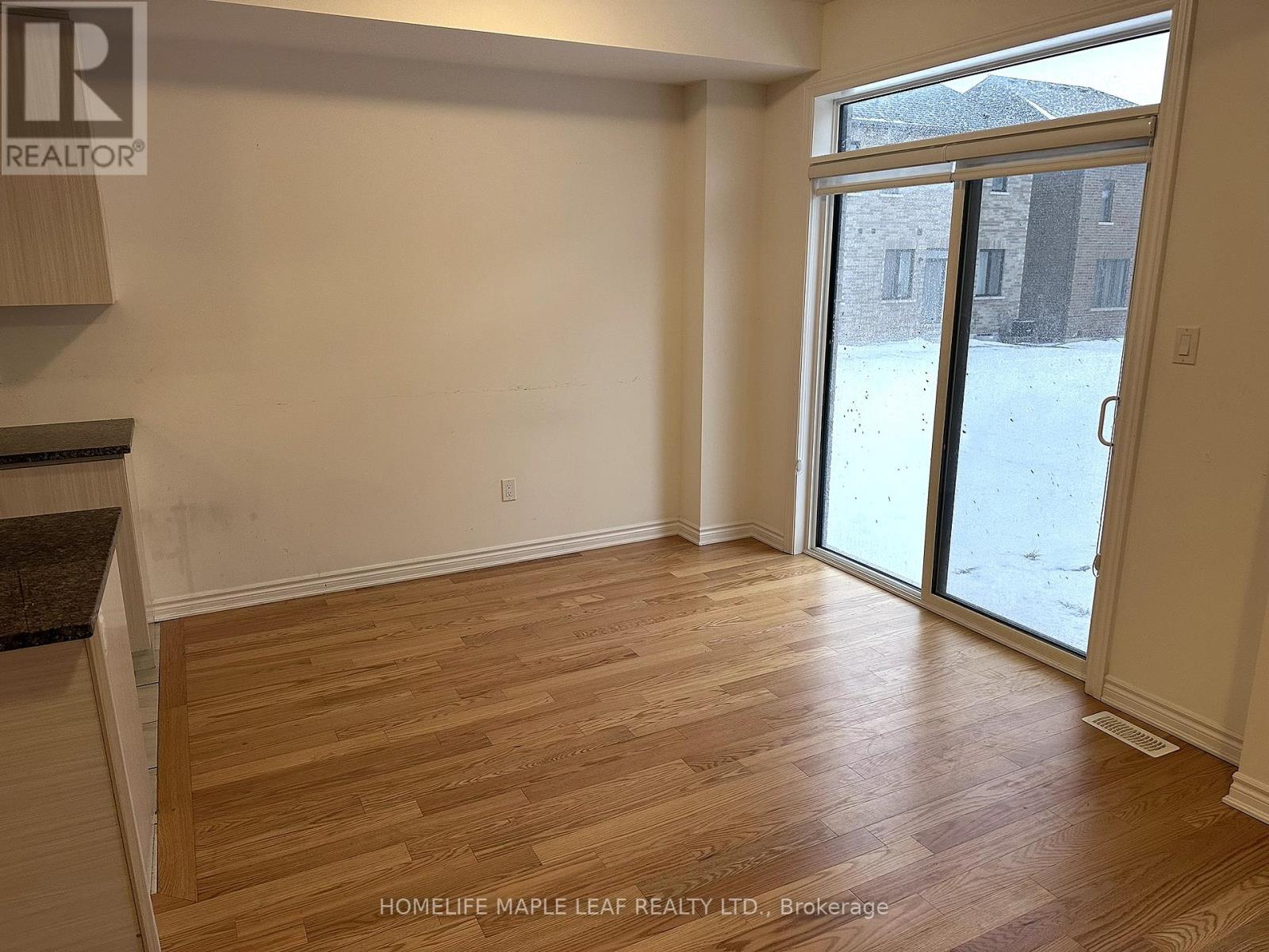 19 Waterfront Crescent, Whitby, Ontario  L1N 0M9 - Photo 7 - E12742002