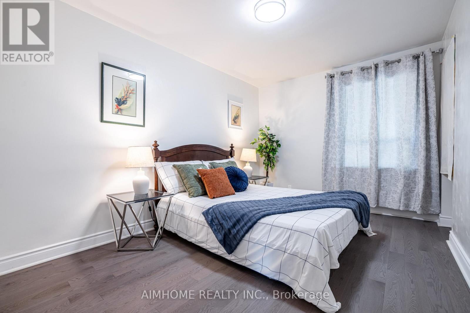 497 Dawes Road, Toronto, Ontario  M4B 2G5 - Photo 8 - E12742064