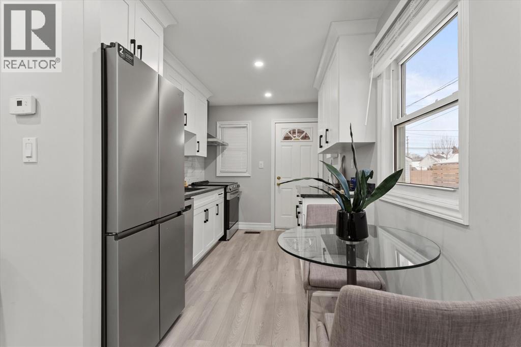 2244 Parent, Windsor, Ontario  N8W 2E3 - Photo 11 - 26002211