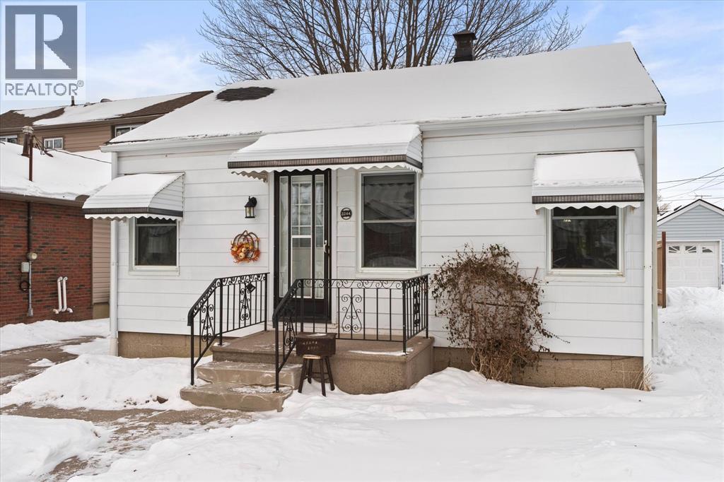 2244 Parent, Windsor, Ontario  N8W 2E3 - Photo 2 - 26002211