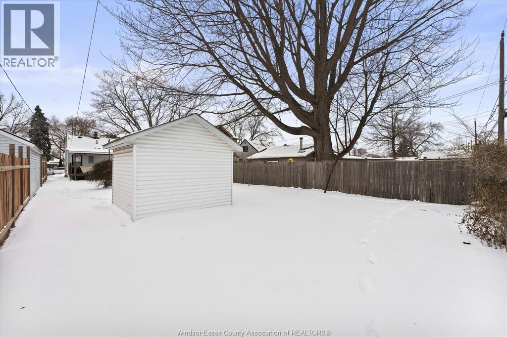 2244 Parent, Windsor, Ontario  N8W 2E3 - Photo 27 - 26002211