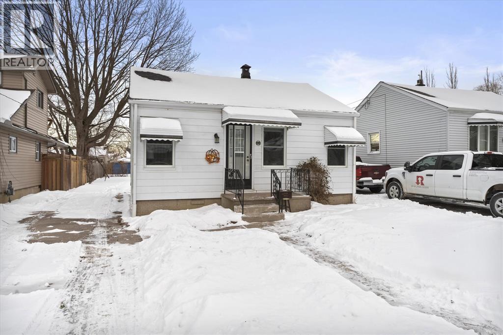 2244 Parent, Windsor, Ontario  N8W 2E3 - Photo 5 - 26002211