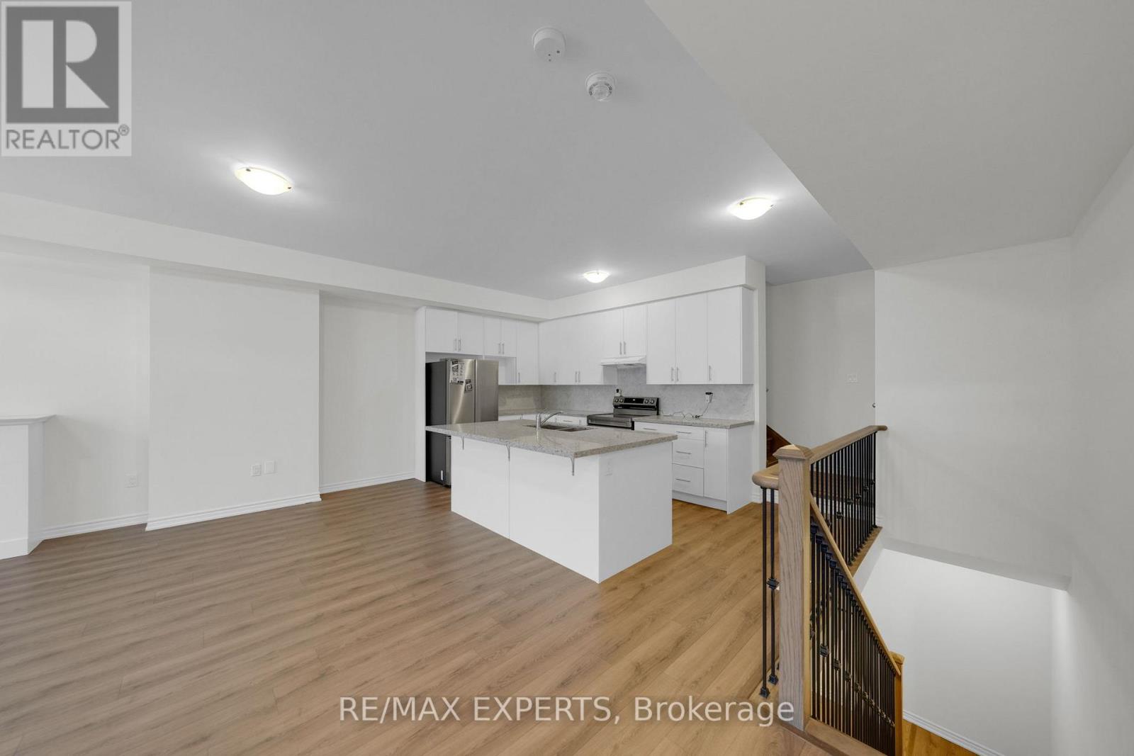 16 Griffith Street, Aurora, Ontario  L4G 7B6 - Photo 10 - N12741936