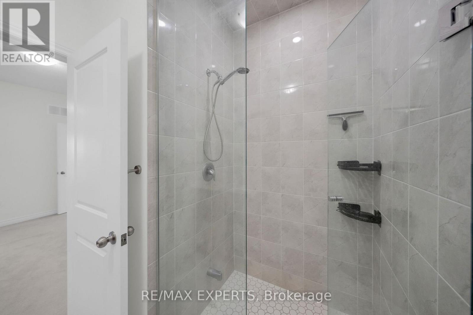 16 Griffith Street, Aurora, Ontario  L4G 7B6 - Photo 28 - N12741936