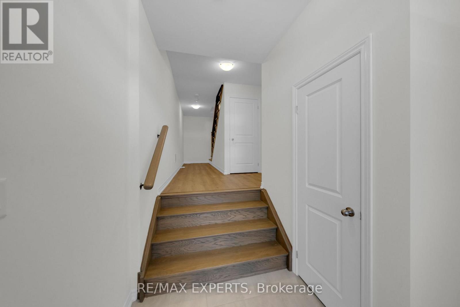 16 Griffith Street, Aurora, Ontario  L4G 7B6 - Photo 7 - N12741936
