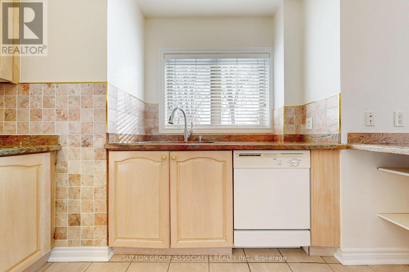 31 Pairash Avenue, Richmond Hill, Ontario  L4C 0N1 - Photo 22 - N12742096