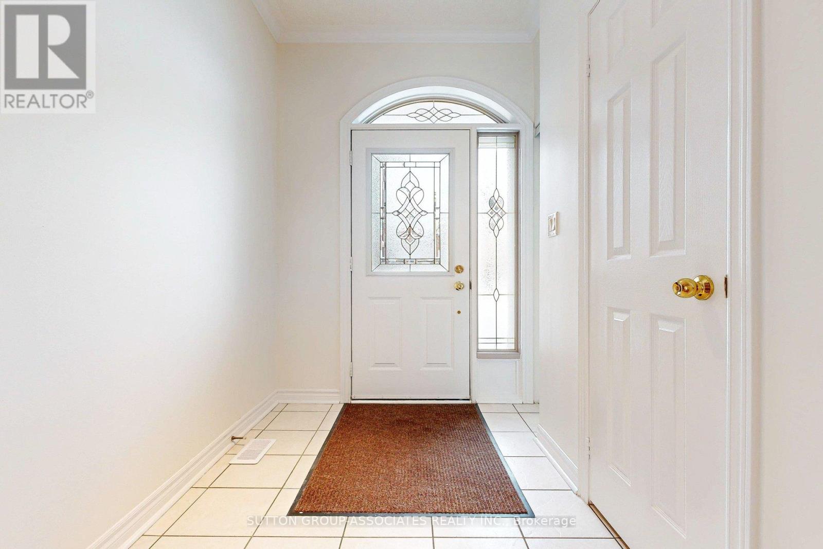 31 Pairash Avenue, Richmond Hill, Ontario  L4C 0N1 - Photo 6 - N12742096