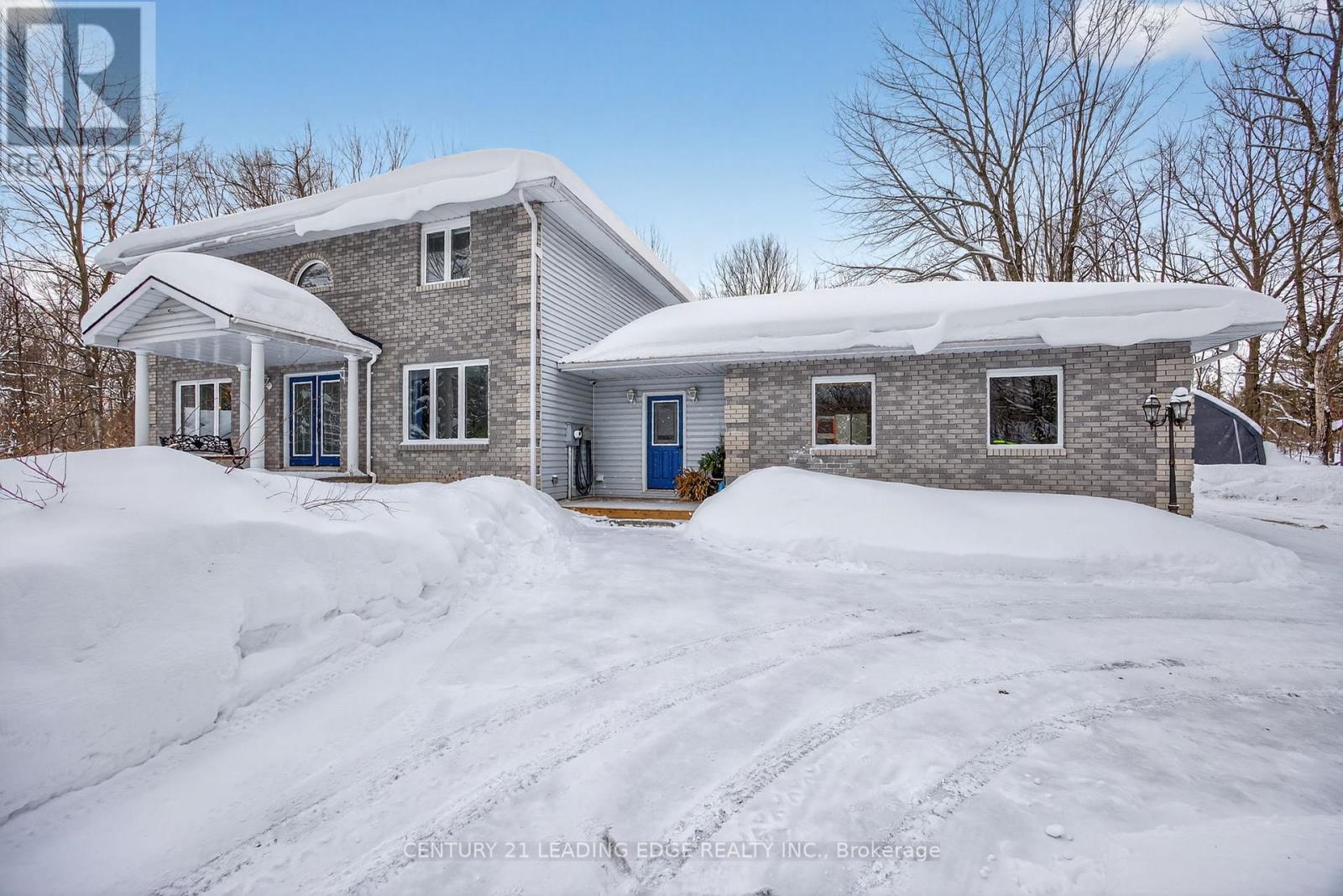 5810 Lowanda Lane, Ramara, Ontario  L0K 1W0 - Photo 2 - S12741890