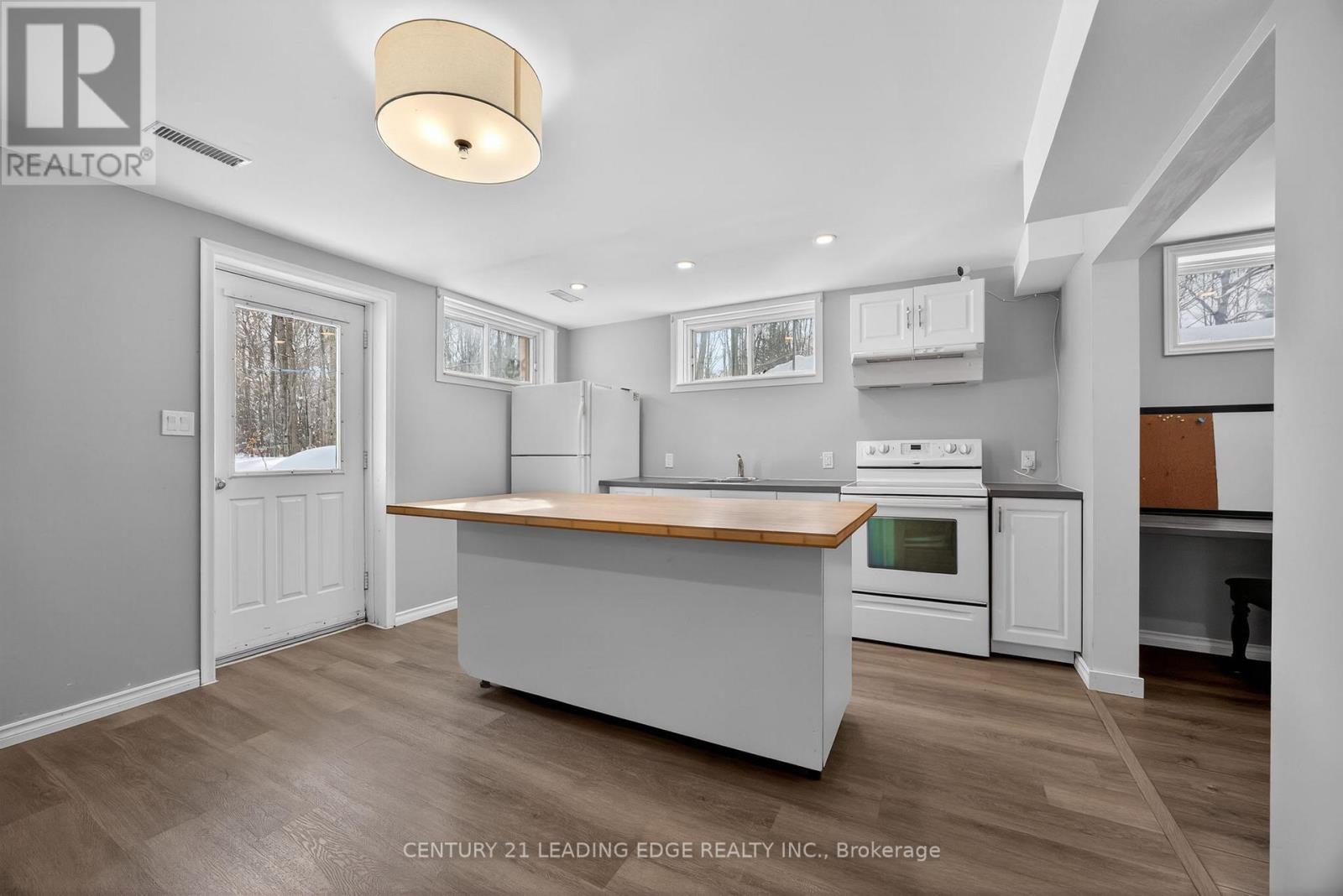 5810 Lowanda Lane, Ramara, Ontario  L0K 1W0 - Photo 36 - S12741890