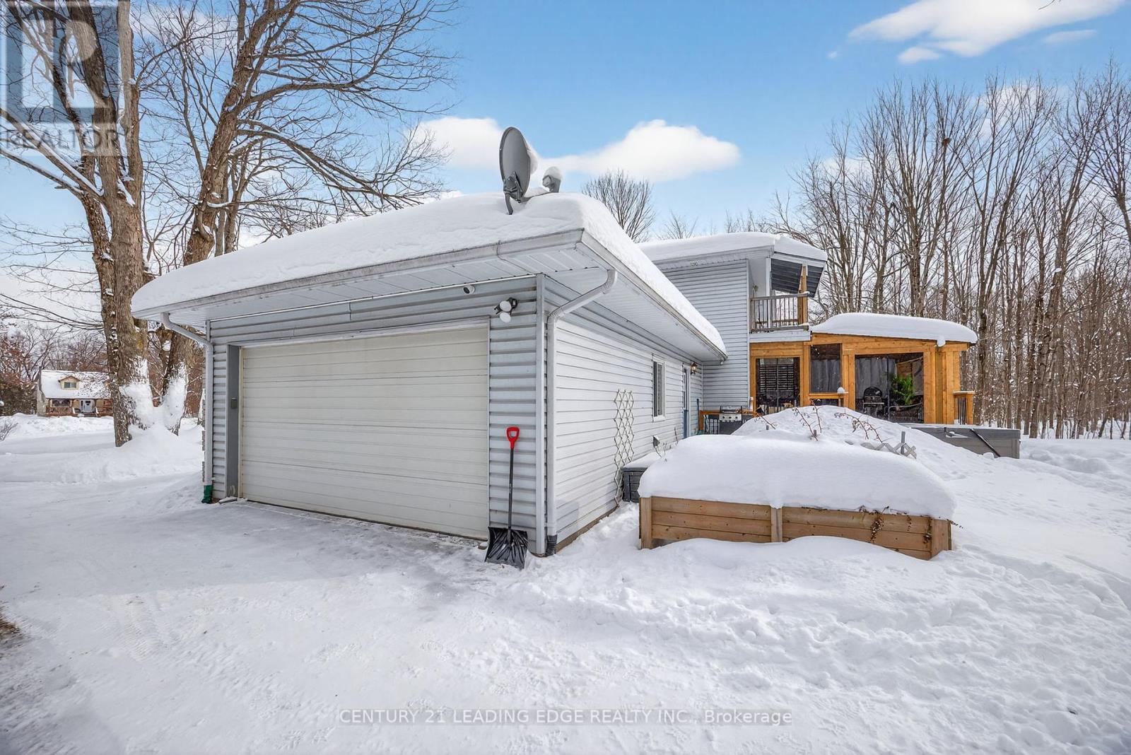 5810 Lowanda Lane, Ramara, Ontario  L0K 1W0 - Photo 46 - S12741890