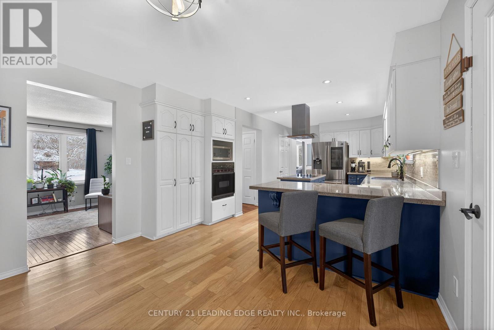 5810 Lowanda Lane, Ramara, Ontario  L0K 1W0 - Photo 6 - S12741890