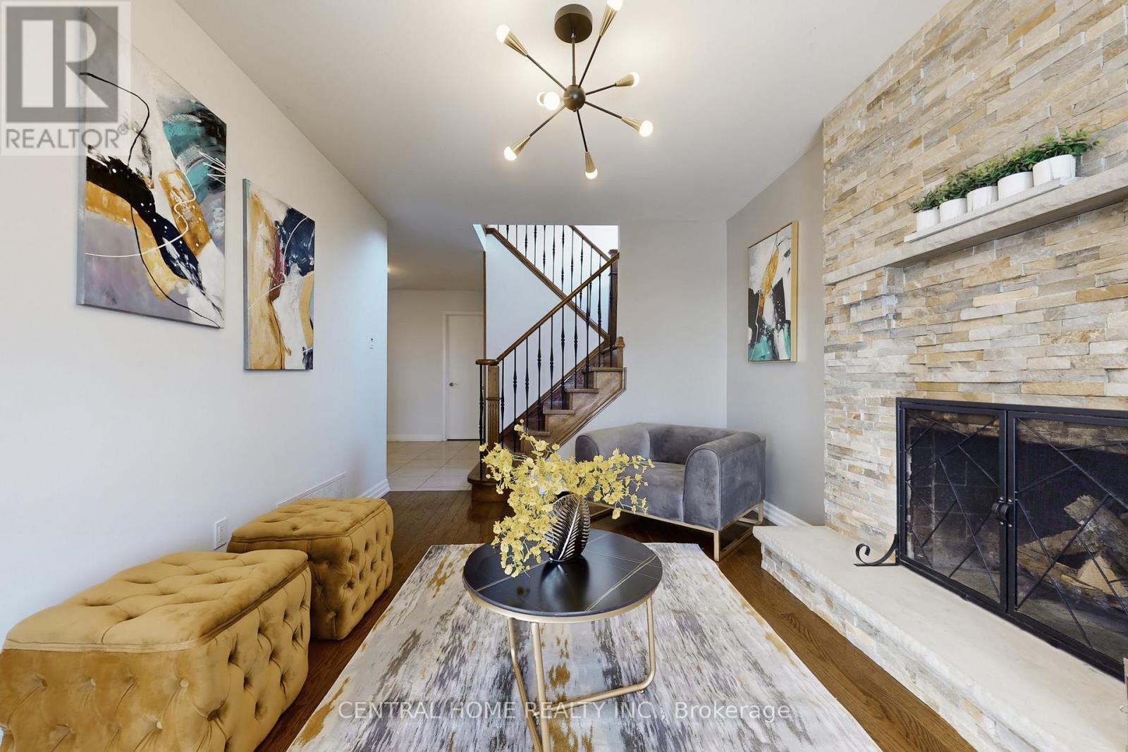 30 MOFFAT CRESCENT E, Aurora, Ontario