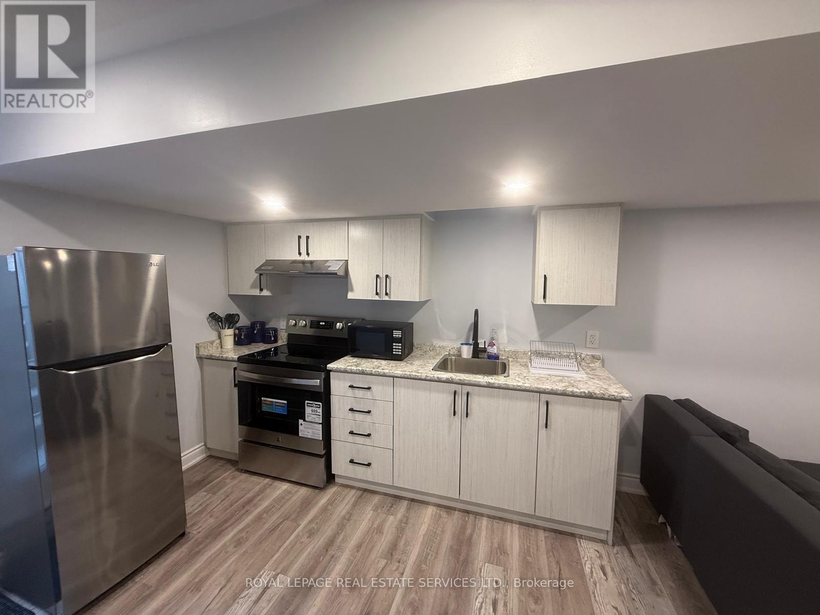 Bsmt - 492 Downes Jackson Heights, Milton, Ontario  L9T 8W1 - Photo 10 - W12741568