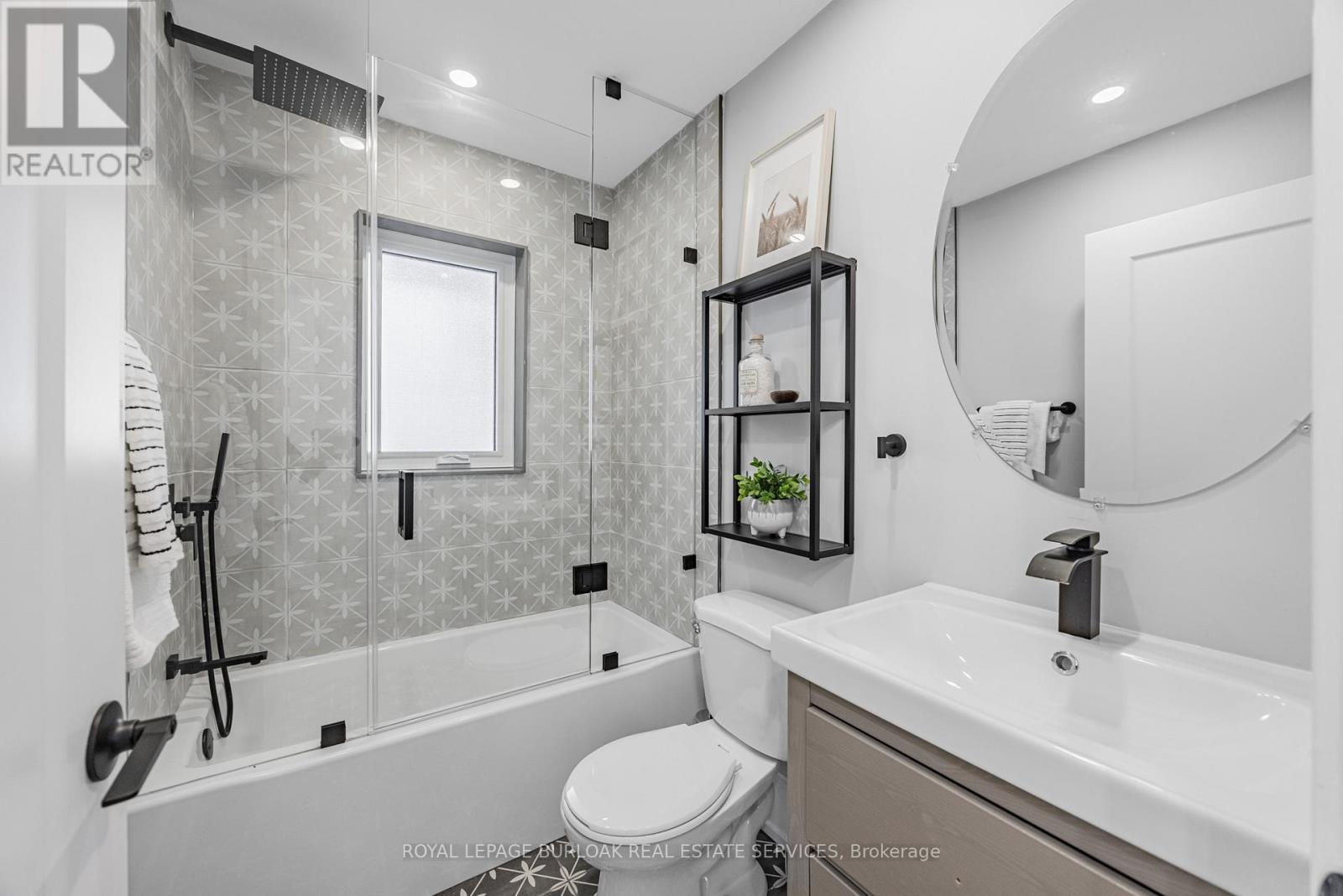 248 Wales Crescent, Oakville, Ontario  L6L 3X7 - Photo 18 - W12741900