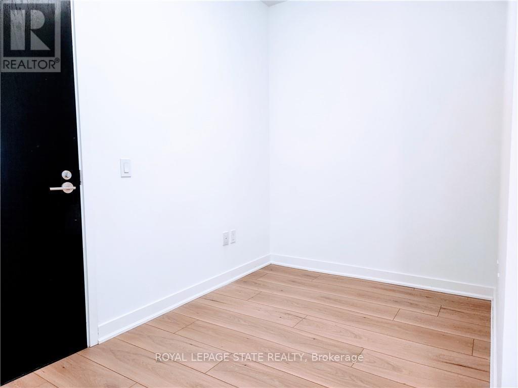 1805 - 2007 James Street, Burlington, Ontario  L7R 0G7 - Photo 3 - W12741908