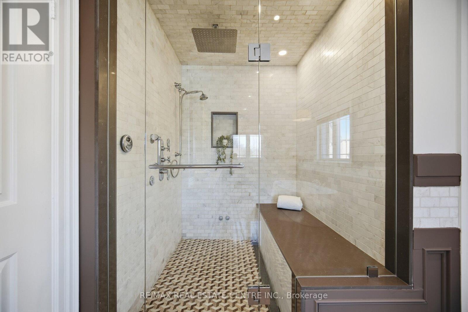 4 Crown Forest Court, Brampton, Ontario  L6Y 2Y5 - Photo 34 - W12741946