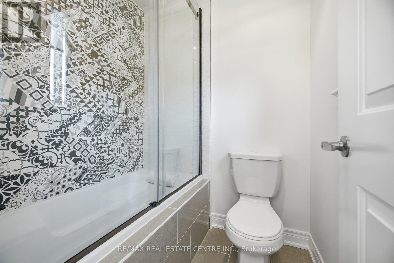 4 Crown Forest Court, Brampton, Ontario  L6Y 2Y5 - Photo 44 - W12741946