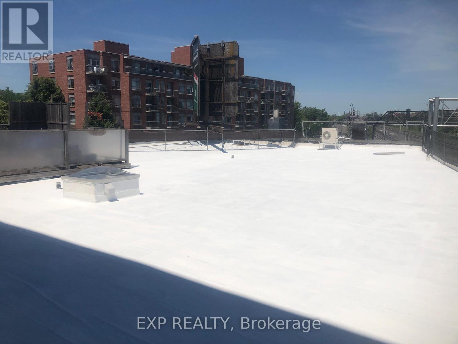 2480 Dundas Street W, Toronto, Ontario  M6P 1W9 - Photo 38 - W12741984