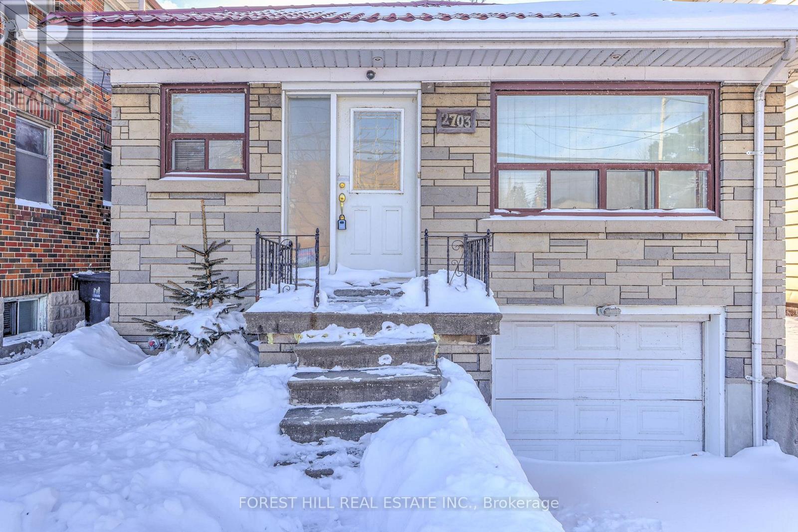 2703 Lake Shore Boulevard W, Toronto, Ontario  M8V 1G6 - Photo 4 - W12741992