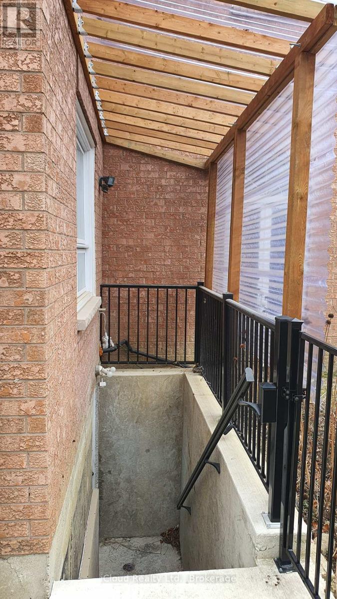 5 Inder Heights Drive, Brampton, Ontario  L6Z 3M4 - Photo 11 - W12742054