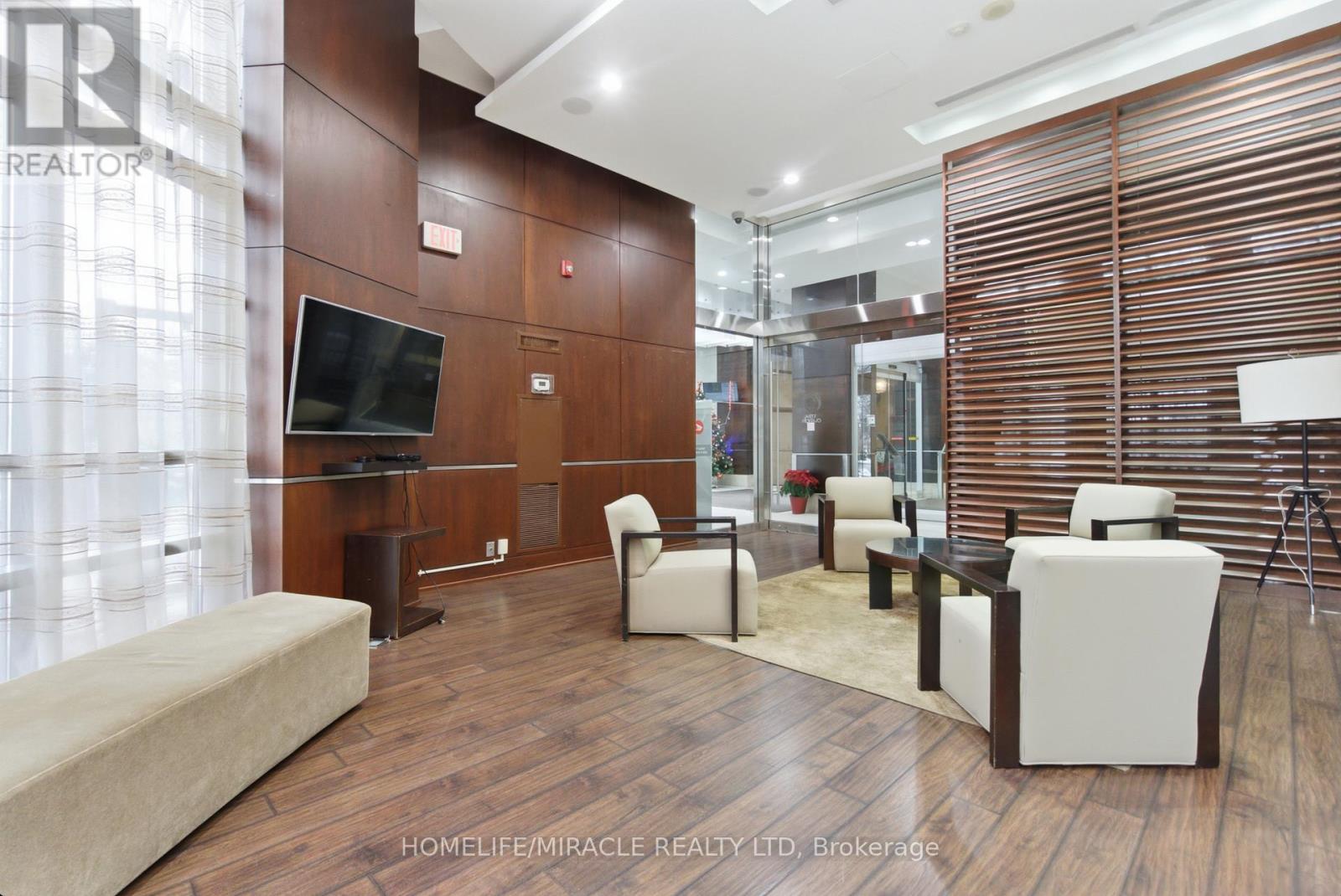 2901 - 330 Burnhamthorpe Road W, Mississauga, Ontario  L5B 3Y5 - Photo 2 - W12742118