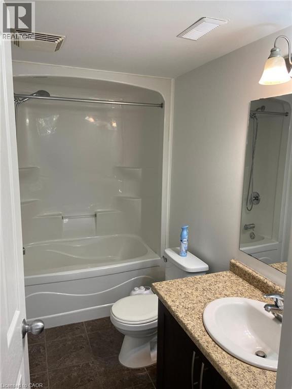 32 Elmsdale Drive Unit# 3b, Kitchener, Ontario  N2E 1H6 - Photo 6 - 40801768