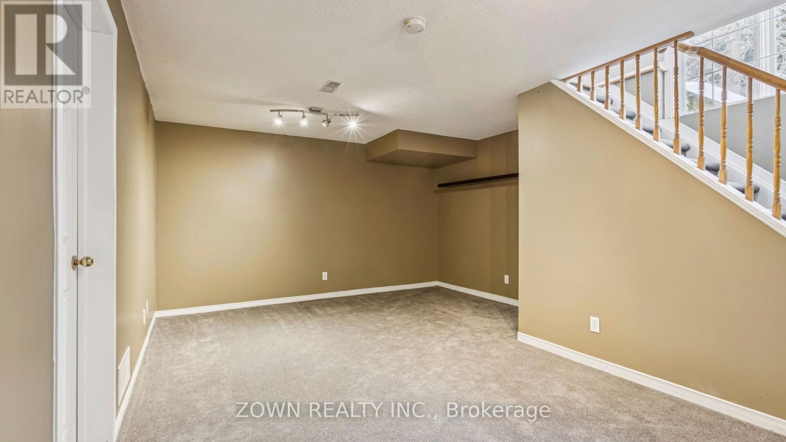 104 Banchory Crescent, Ottawa, Ontario  K2K 2V2 - Photo 18 - X12741904