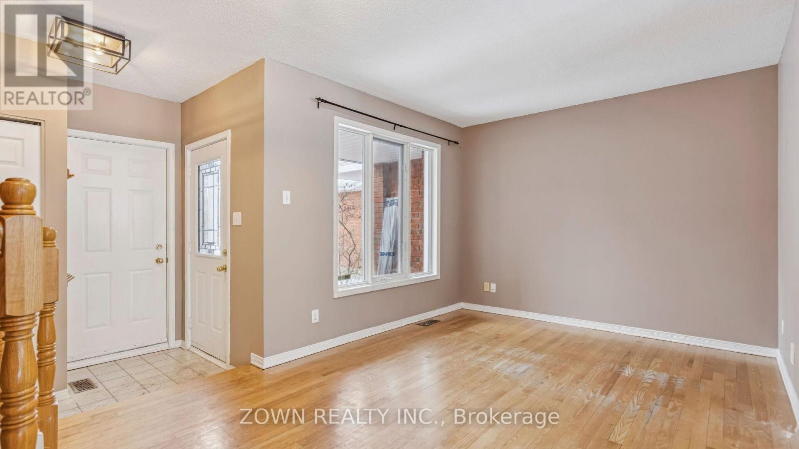 104 Banchory Crescent, Ottawa, Ontario  K2K 2V2 - Photo 5 - X12741904