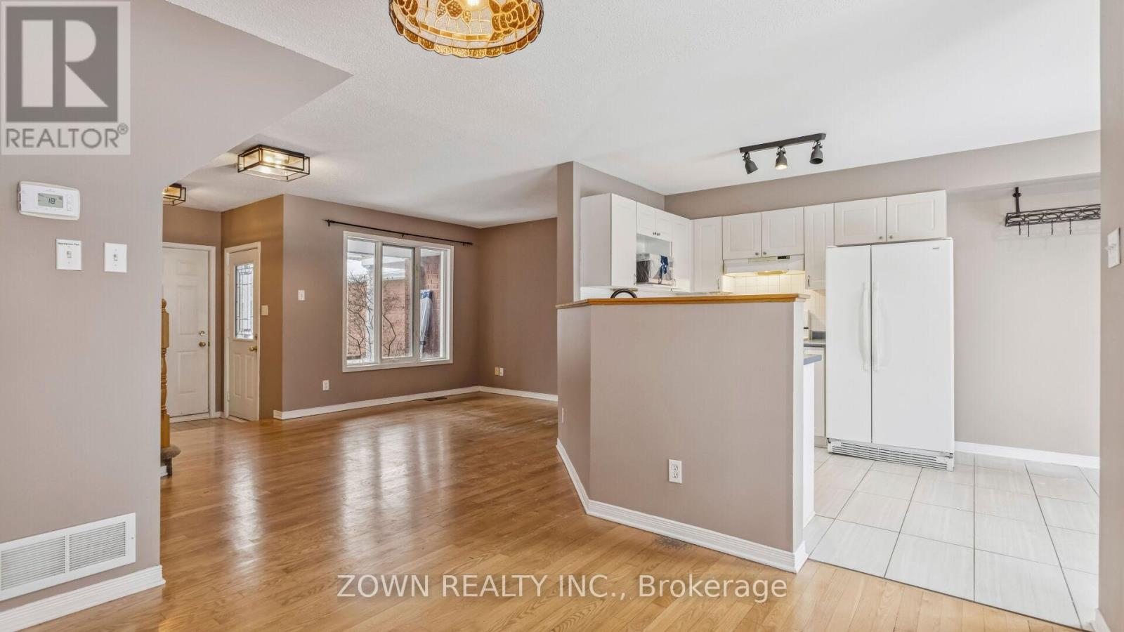 104 Banchory Crescent, Ottawa, Ontario  K2K 2V2 - Photo 6 - X12741904