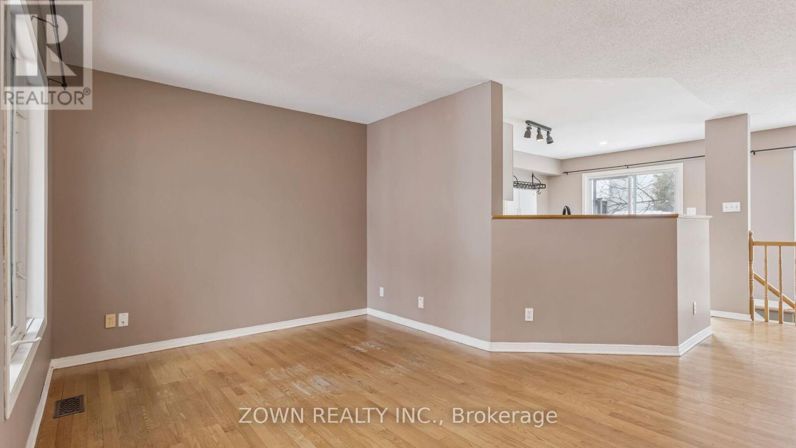 104 Banchory Crescent, Ottawa, Ontario  K2K 2V2 - Photo 7 - X12741904